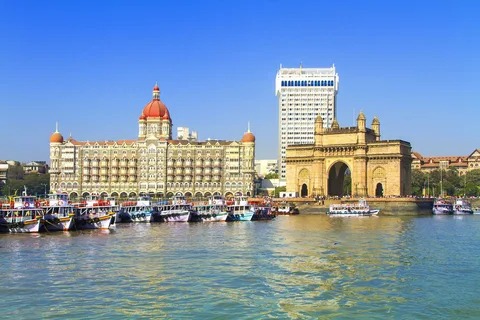 Mumbai (Bandra station)